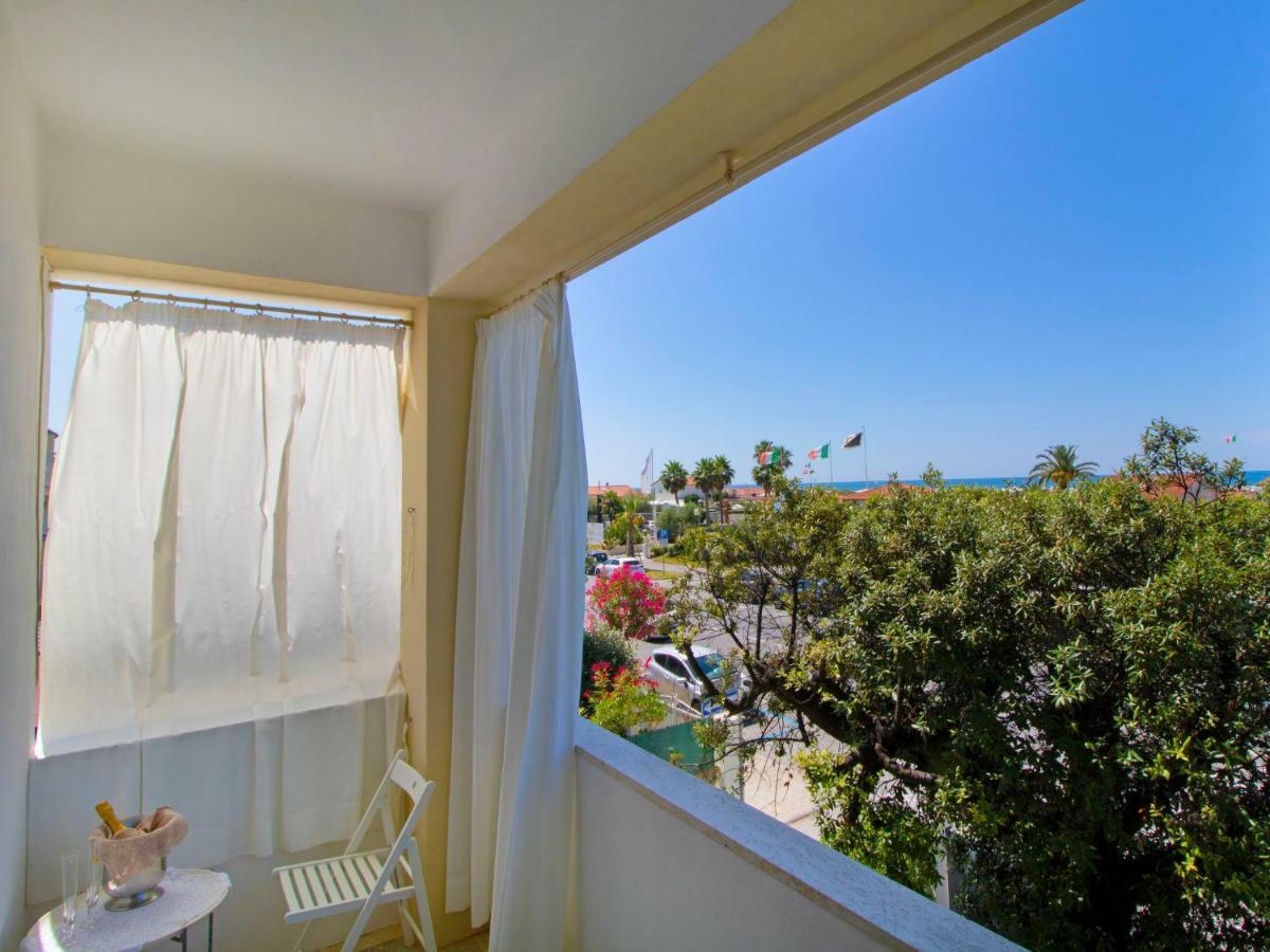 Apartment Sandra By Interhome Le Focette Bagian luar foto